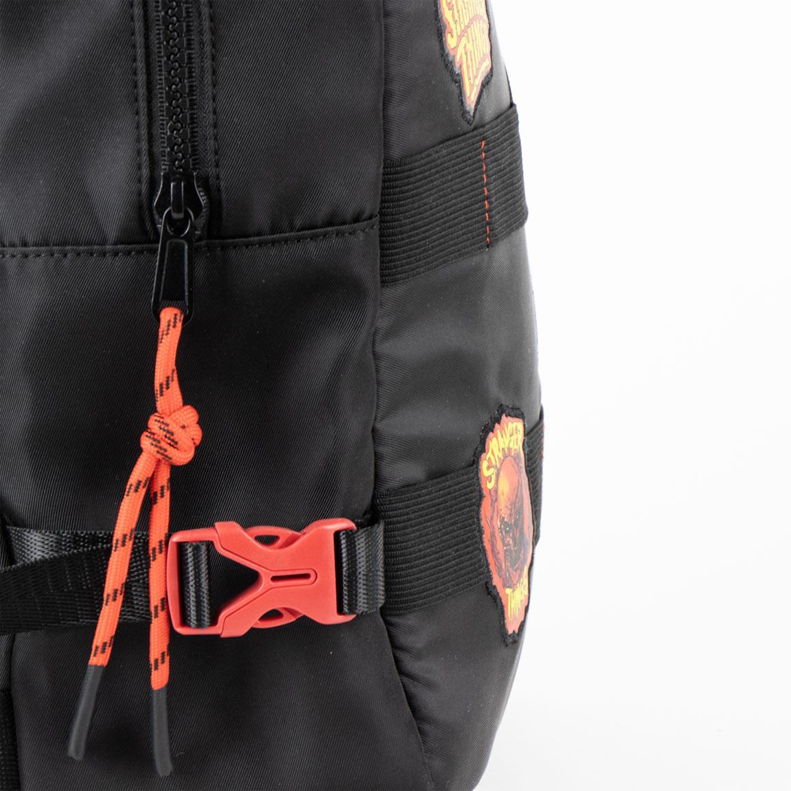 MOCHILA CASUAL TECNICA STRANGER THINGS
