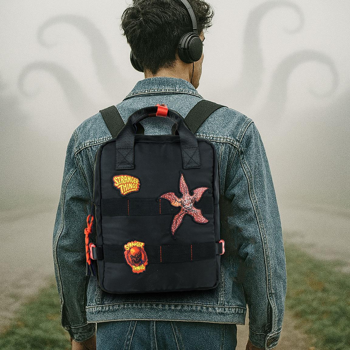 MOCHILA CASUAL TECNICA STRANGER THINGS