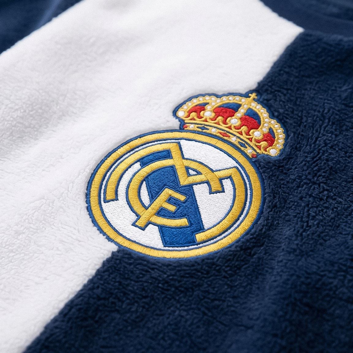 PIJAMA LARGO CORAL FLEECE APLICACIONES REAL MADRID