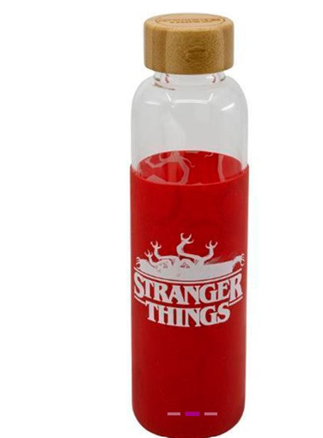 BOTELLA CRISTAL CON FUNDA SILICONA STRANGER THINGS